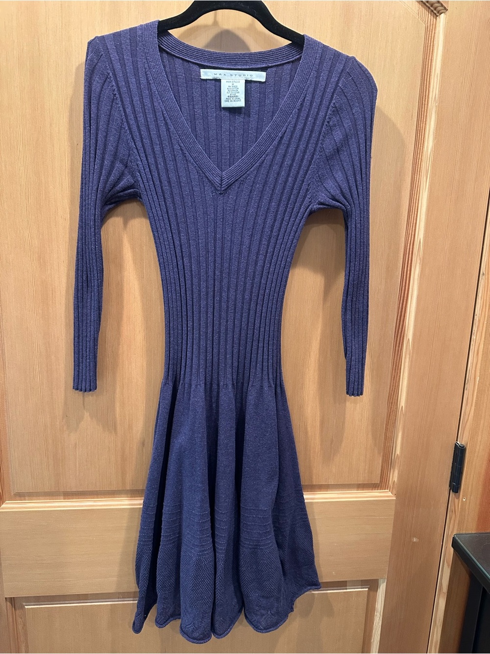 Max Studio Ribbed V-Neck Dress in Plum